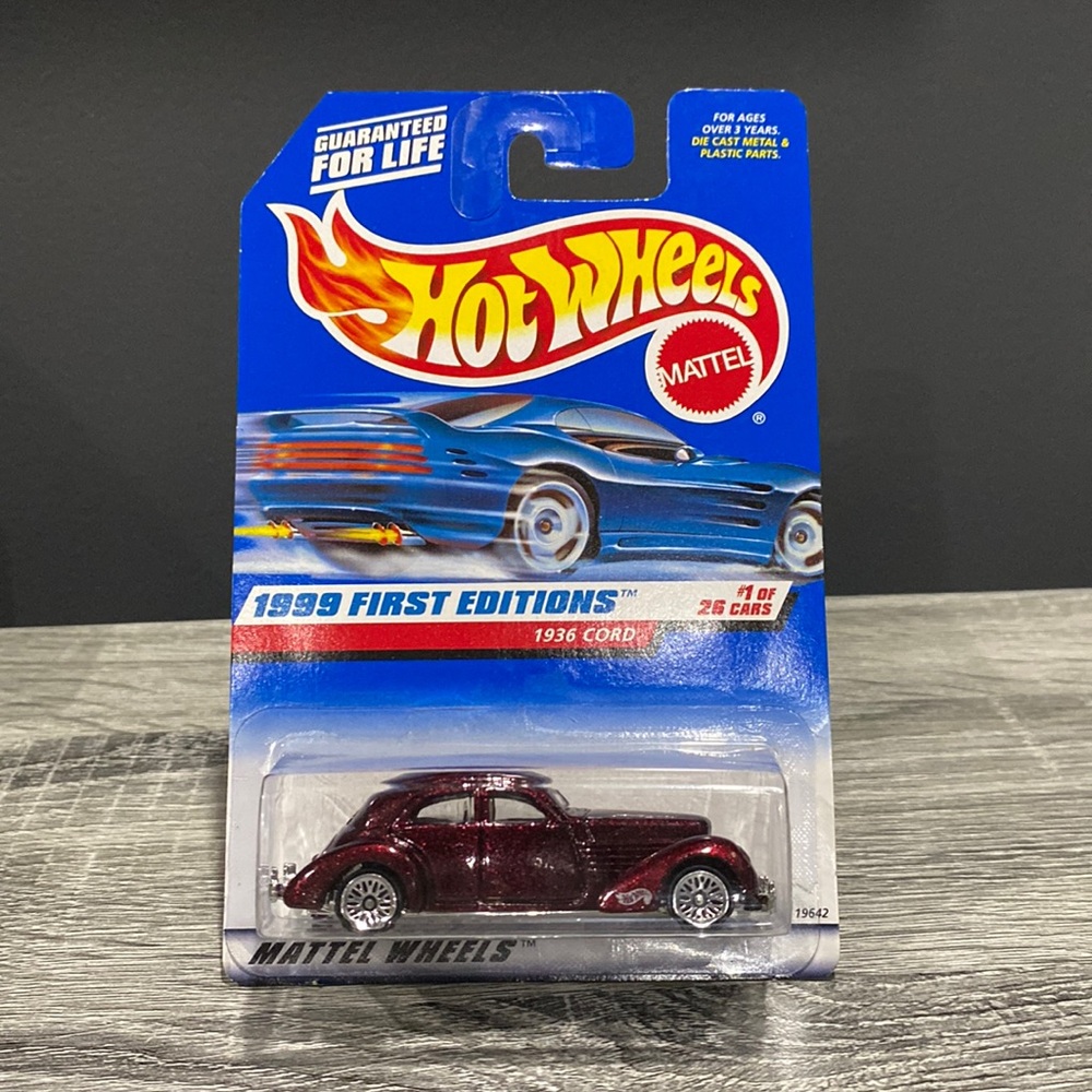 Hot Wheels | 1999 First Editions #1 of 26 Cars: 1936 Cord - 1:64 Scale